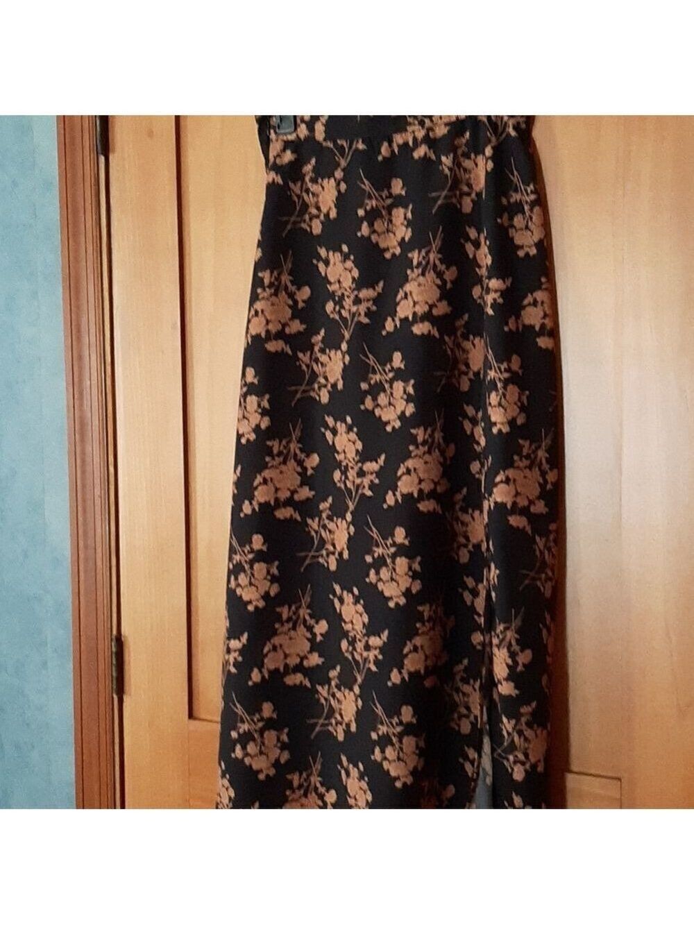 Casual Women Floral Print With Front Slip Skirt NWOT Size S - Picture 3 of 13
